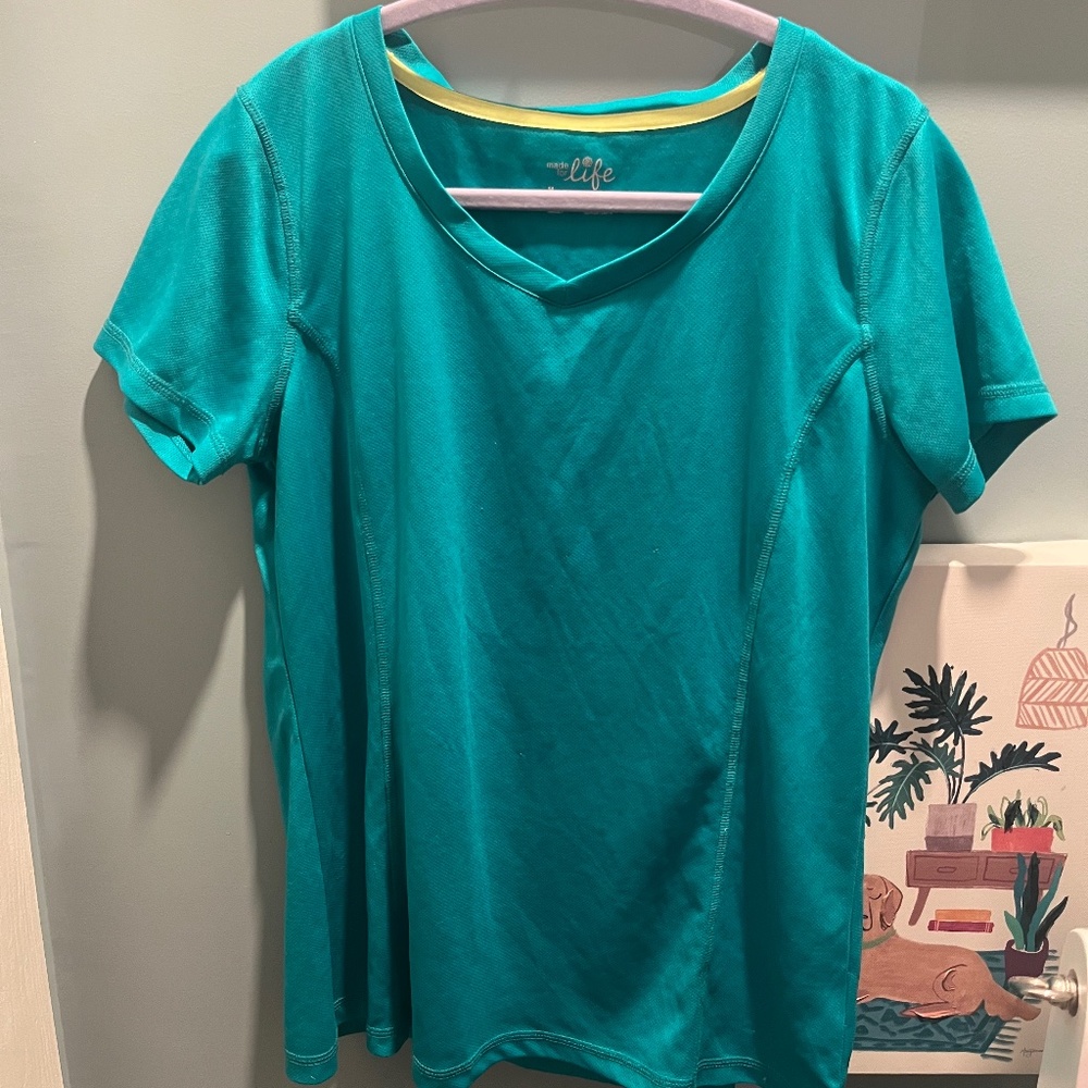 Athletic shirt